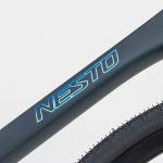 主張しすぎないブランドロゴもポイント