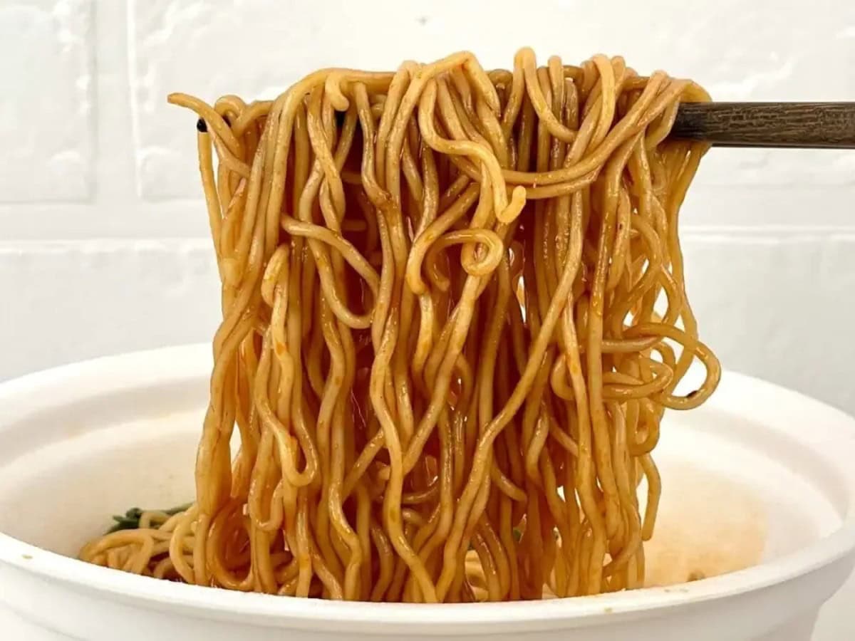 第3位 【カップ焼きそば大賞2025】ヤバうまかった!3万食食べた即席麺マニア絶賛の年間ベスト3杯「1位は高級店の味を再現したノンフライ麺の傑作」