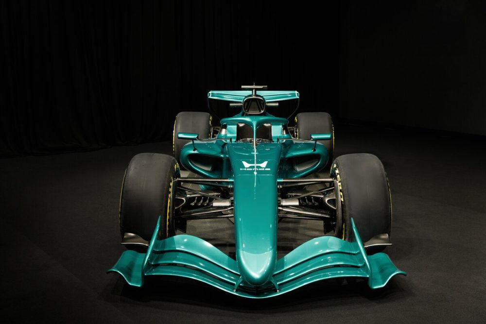 新型マシン「アストンマーティンAMR26」にはホンダの新デザインの「H」マークも