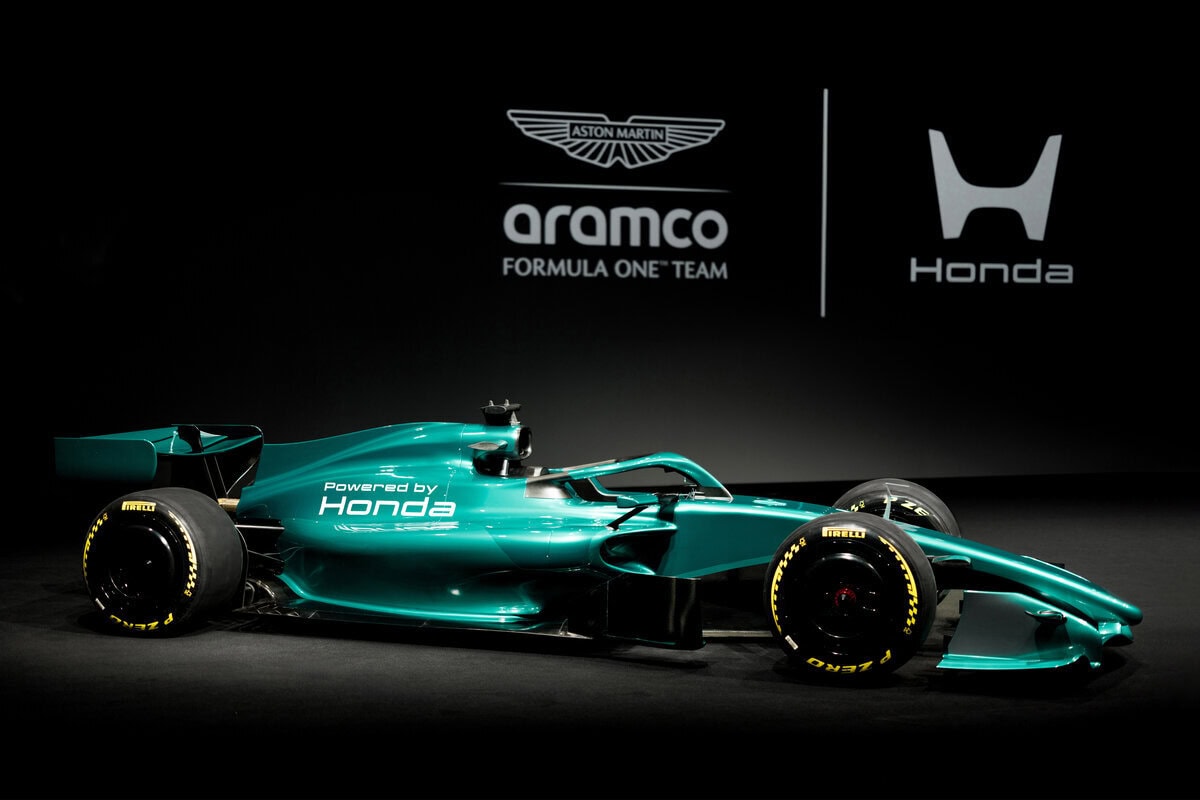 世界初公開】ホンダF1復帰！ アストンマーティンとの新車がお披露目
