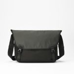 エース「エブスタ ショルダーバッグ」¥19,800/W45×H30×D16㎝/15ℓ