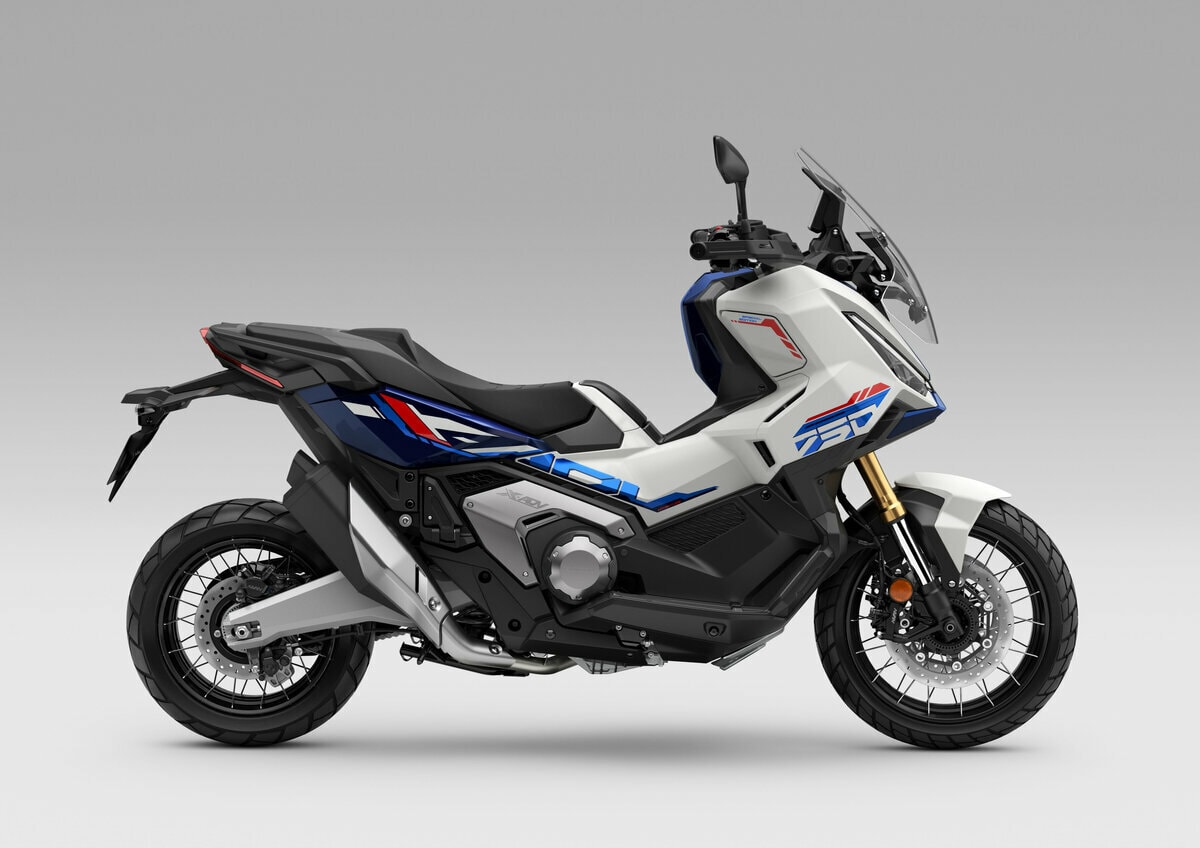 クラッチ操作不要】ホンダの人気大型クロスオーバーバイク「X-ADV」が