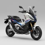 ホンダのクロスオーバータイプの大型二輪モデル「ホンダ X-ADV」がカラーリングを変更して新たに登場