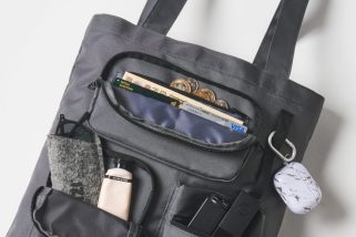 【バッグと財布が合体!?】MonoMax2月号の付録「アーバンリサーチ ドアーズの財布一体型トート」が発明レベルに便利すぎる