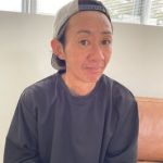 「ヘアメイクアップアーチスト　萩原典幸さん」 ファッション誌などで活躍するヘアメイクアーティストでありながら、家業である農家の顔も持つ。農繁期は翌日まで疲れを残しがち