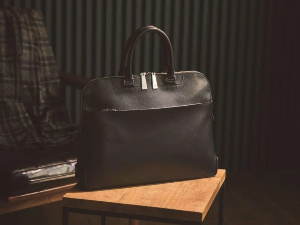 第3位　【反則級に高コスパ】働き世代におすすめ！バッグの識者も驚愕「5万円以下ってすごい」アニアリの本格革バッグを徹底解説