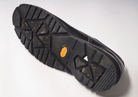 氷の上でも滑りにくい