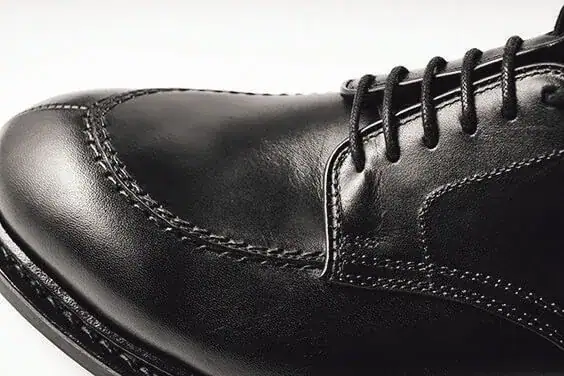 第2位　【生産が追い付かないほど爆売れ】3万円台でノルウェージャン製法!? 老舗紳士靴専門店のVチップダービーが反則級に高コスパ