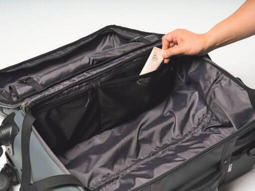 視認性の高いメッシュポケット