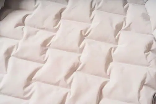 第2位 【ユニクロで神ヒット】ダウン超えアウター、極暖カシミヤブレンド…「中の人」が断言!リアルに売れている冬モノ3選