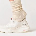 第1位　【まるで“履くダウン”】スケッチャーズの最新「スリップインズ」が極上級…過去イチのフワフワ感だった