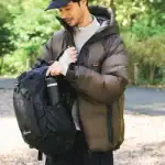 第3位 【暖かいのに超スマート】ナンガの“着る寝袋”!最高峰ダウン「ミカミ」×高機能リュックが冬の最適解