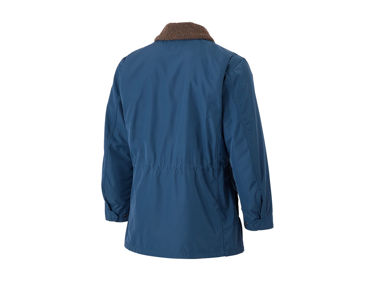 ウエスト裏にあるスピンドルでサイズ調整が可能