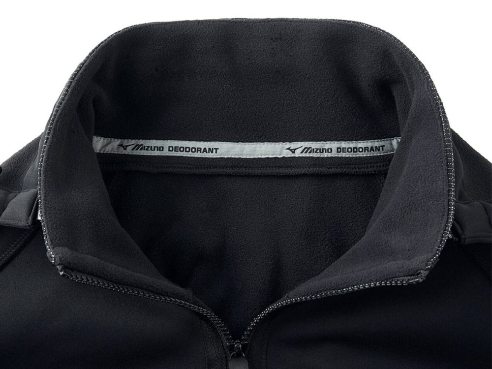 消臭効果の高いミズノデオドラントテープにより、汗対策も