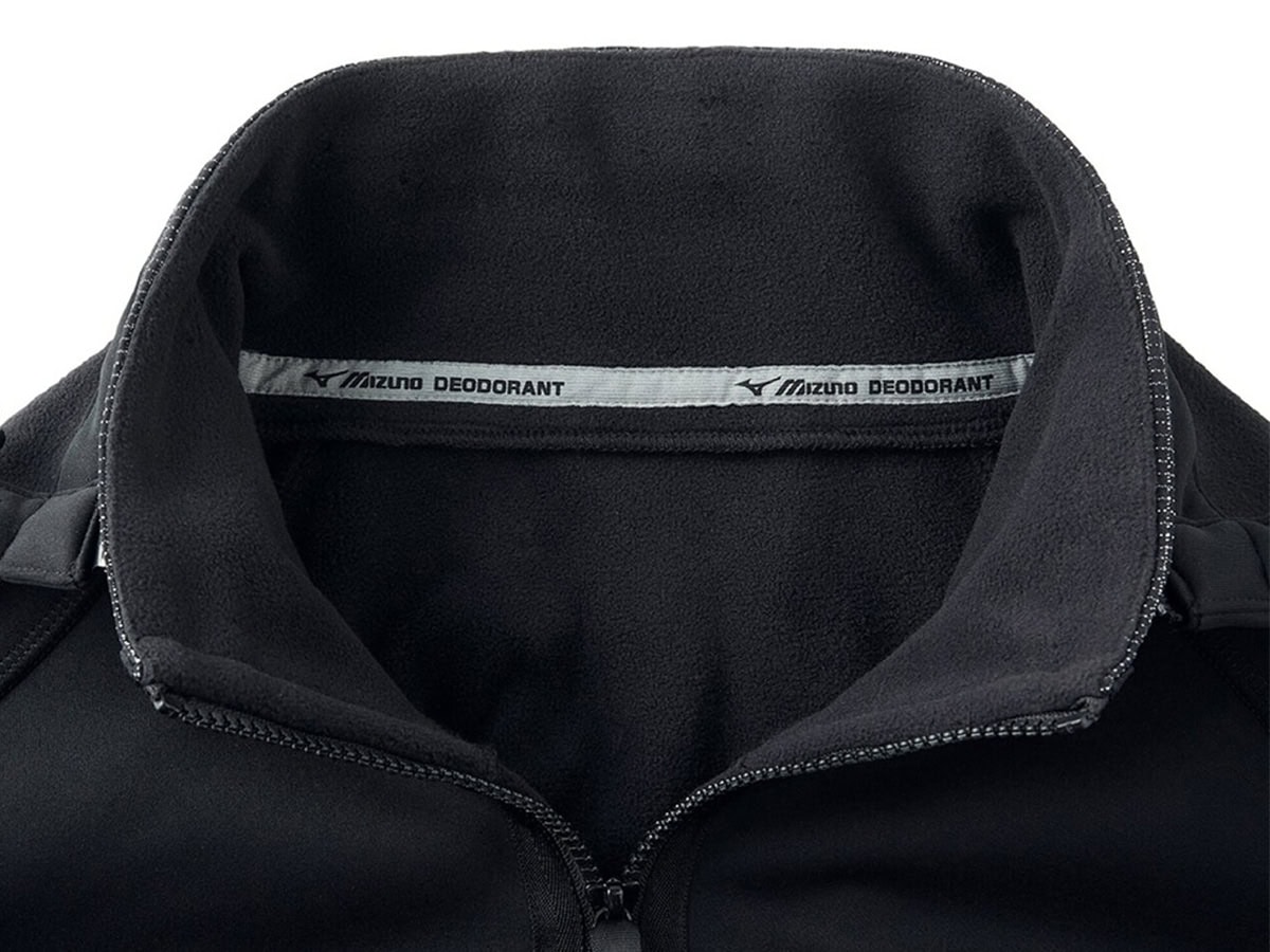 消臭効果の高いミズノデオドラントテープにより、汗対策も