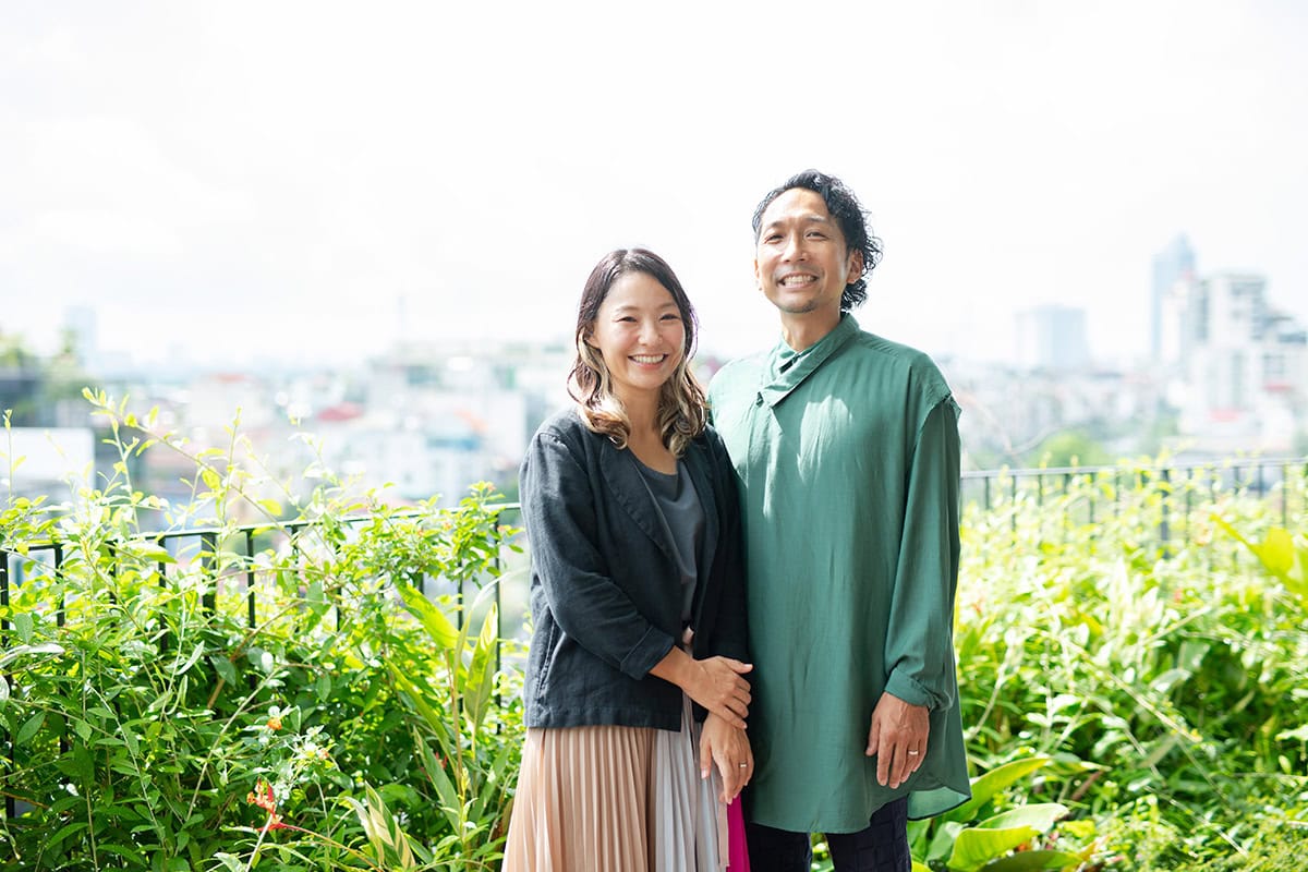 Pizza 4P'sの創業者・益子陽介氏と妻の高杉早苗氏