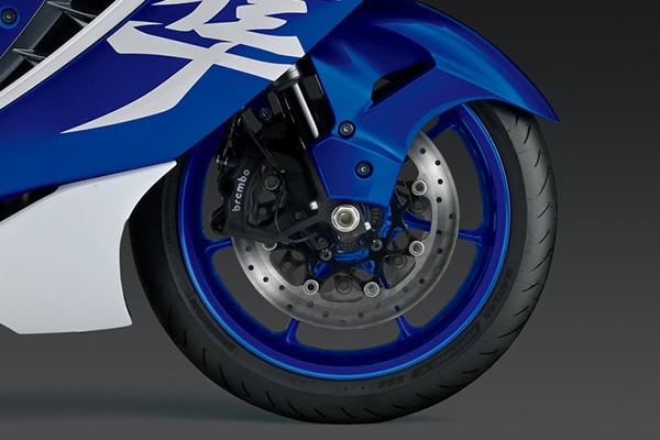 ホイールのカラーもボディと同色のブルーを採用