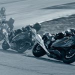 リヤタイヤのスピンを検出した際、速やかにエンジン出力を低減するモーショントラックコントロールシステム