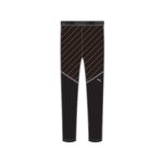 斜線部分にはトップスと同じ3層構造の防風布を採用