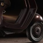 華やかなデザインのホイールもボディカラーと合わせて統一感を演出