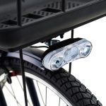 照射範囲が広く、暗い夜道でも安心感を与えてくれるLED広角ライト