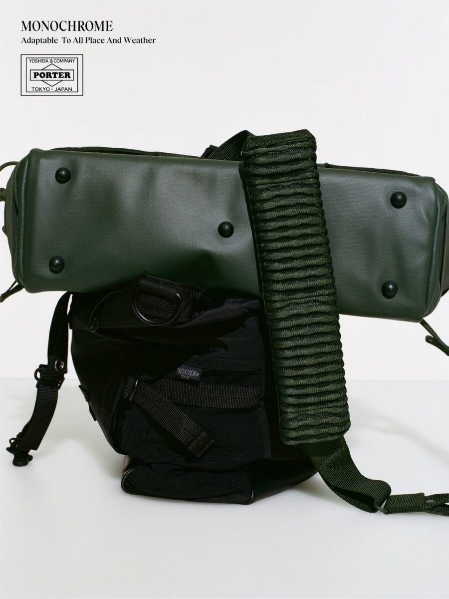 通り雨などの急な天候に対応する三層構造のナイロンタフタがもたらす生活防水性。雨が降ったと思いきや突然雲の合間から日が差したりと気温の変化にも対応する通気性や速乾性に優れた背面構造の「キュービックアイ®」ピケ ライト