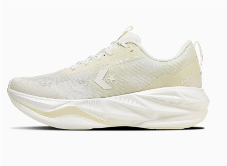 コンバース ランニング「コンズ ランバウンス 3itsuka」￥19,800／3色展開