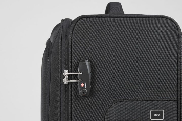 【出張カバンの正解】ハードケースより断然使いやすい!エースの超軽量ソフトキャリー「ロックペイントSS」にシックな新色登場