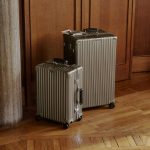 今回登場する「チタニウム」カラーは、光の当たり方によって微妙に表情を変える、温かみのあるカラーリングが特徴