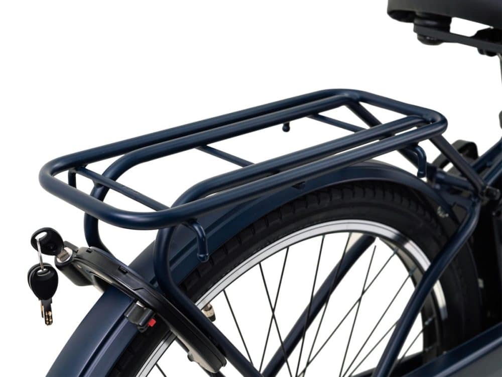 フレーム同色の重量のある荷物の積載も可能なリヤキャリア