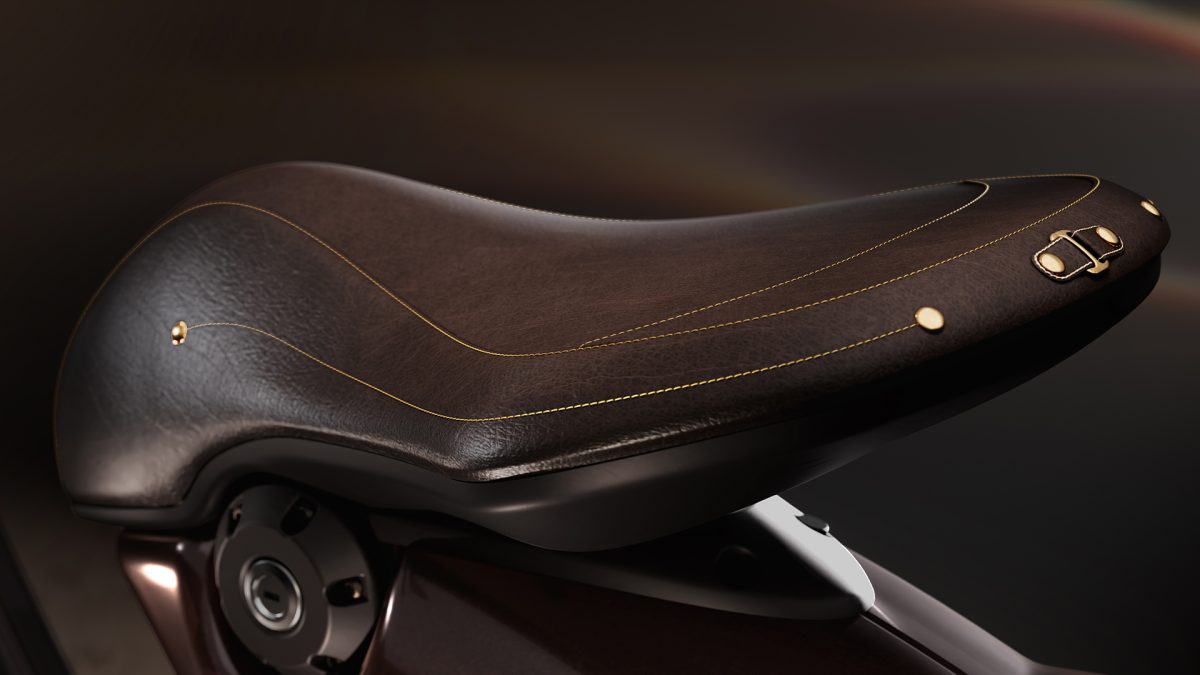 乗馬用の鞍をイメージさせる革製のシート