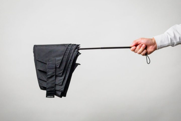 【たたむのが面倒…な人へ】3秒でパタパタ整う!?「形態安定」折りたたみ傘が快適すぎる