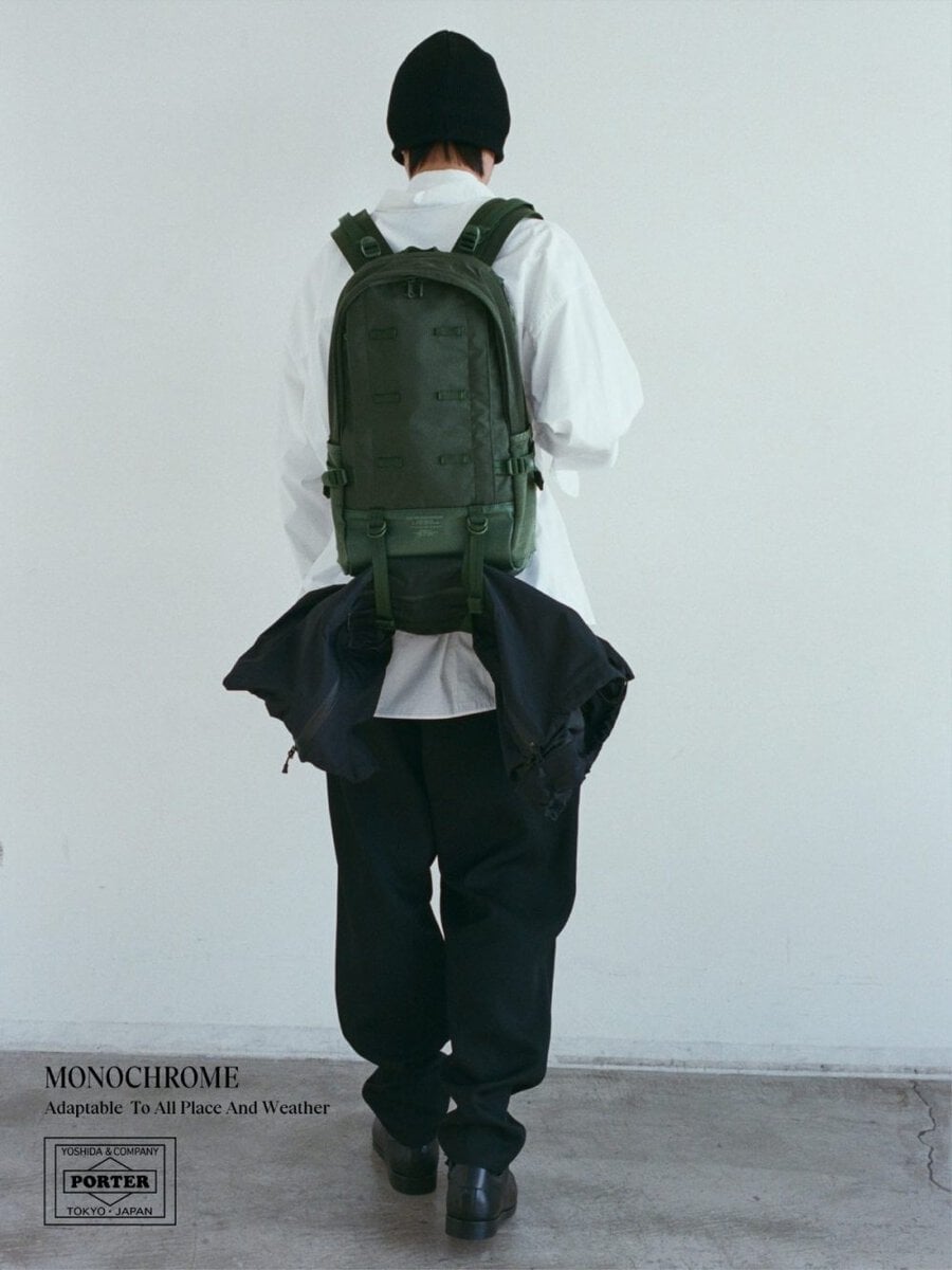 PORTER「MONOCHROME デイパック」￥121,000／2色展開