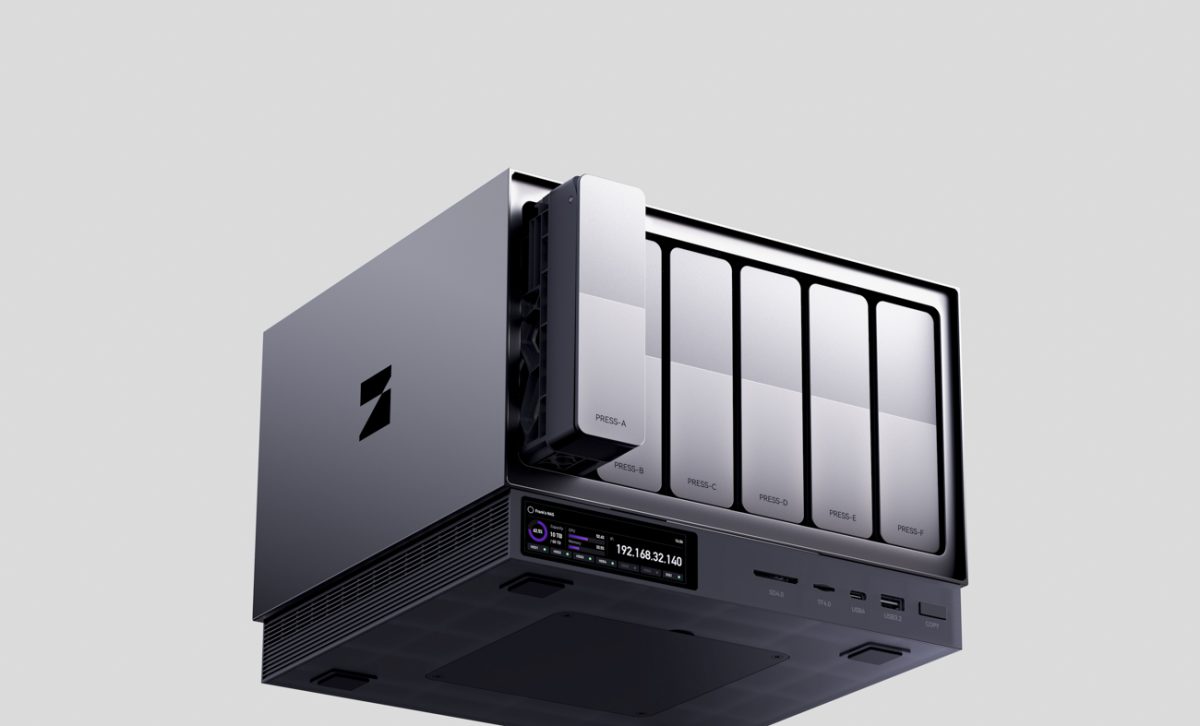 新しいネットワークカードや拡張ハードディスクケースを自由に追加して、ニーズに応じた柔軟な拡張が可能