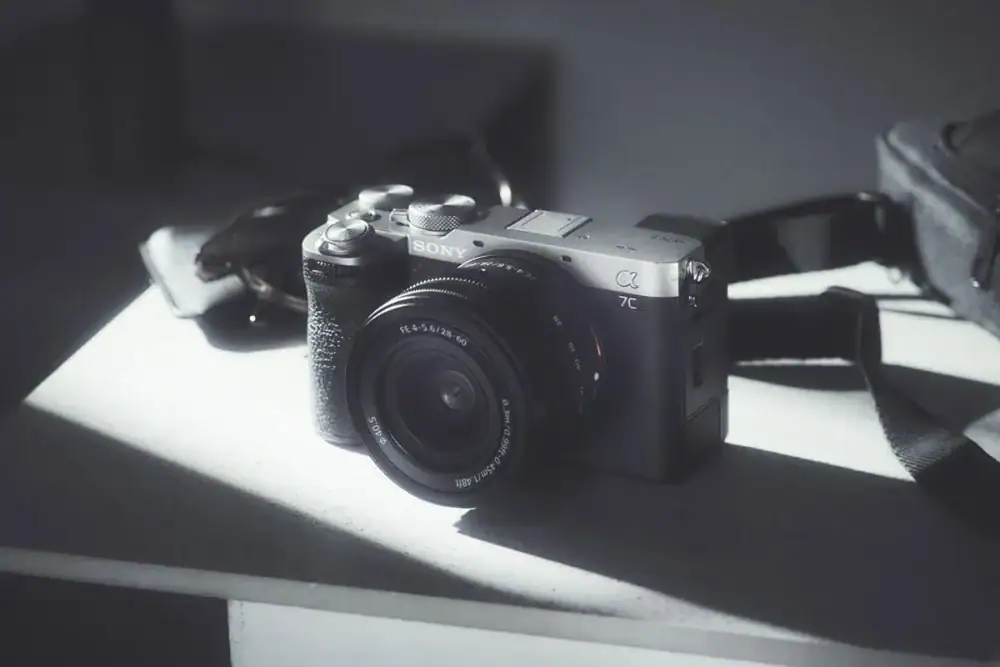 第1位 【今こそ狙い目】ソニー「α7C II」はなぜ名機なのか?最新機より“あえて”選びたい小型フルサイズの傑作/No.1モノ雑誌編集長のお墨付き『コレ買いです』Vol.142