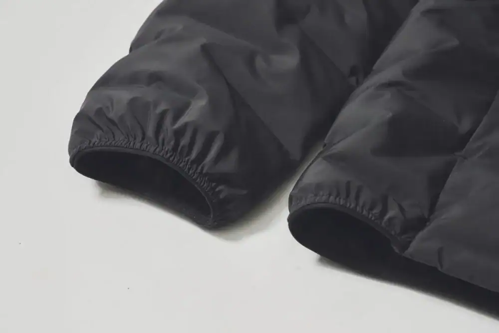 第1位 【ユニクロの最強すぎるアウター】寒暖差に勝つ!「ダウンの弱点を全克服」パフテックパーカが凄い5つの理由をスタイリストが徹底解説