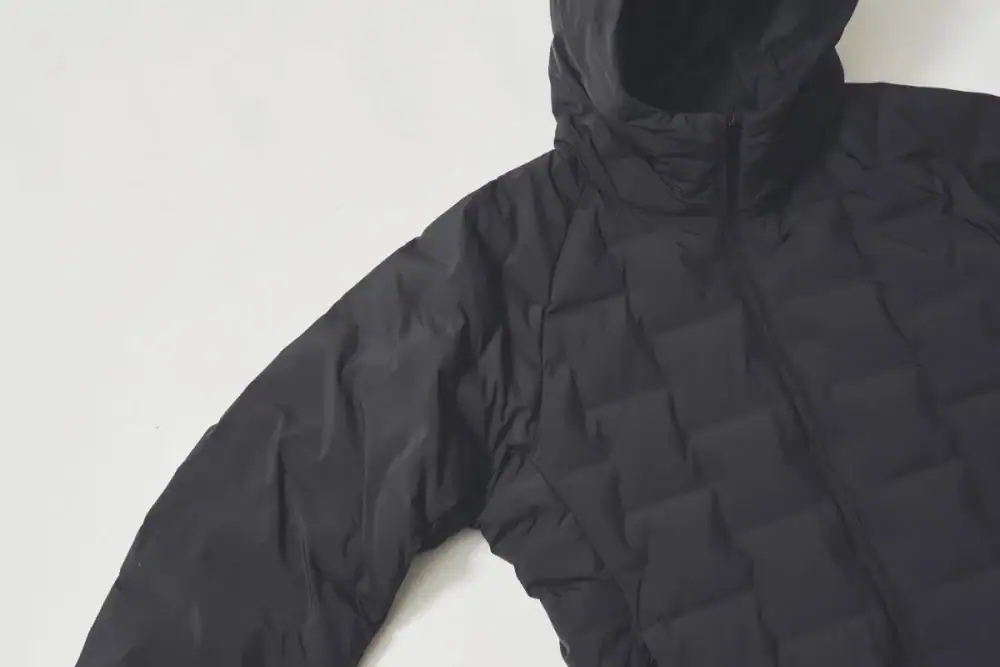 第1位　【ユニクロの最強すぎるアウター】寒暖差に勝つ！「ダウンの弱点を全克服」パフテックパーカが凄い5つの理由をスタイリストが徹底解説