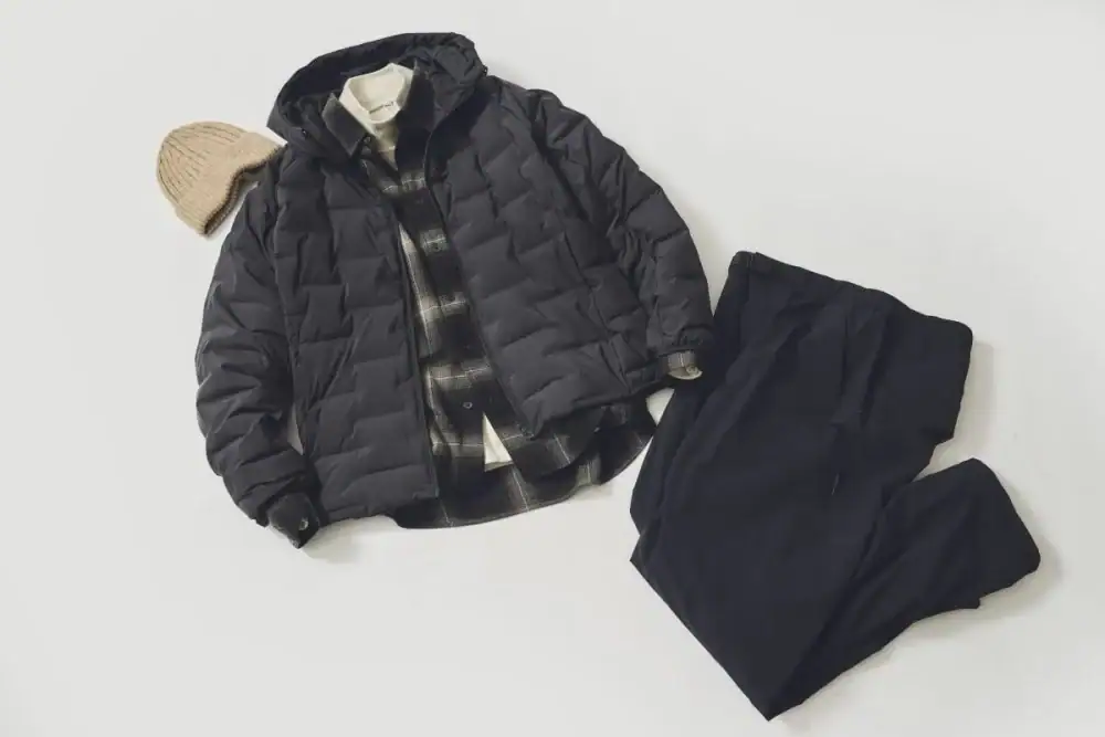第1位 【ユニクロの最強すぎるアウター】寒暖差に勝つ!「ダウンの弱点を全克服」パフテックパーカが凄い5つの理由をスタイリストが徹底解説