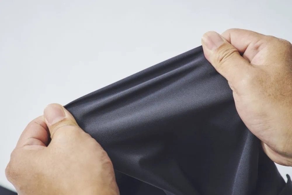 第1位　【ユニクロの凄すぎるアウター】1万円台で「ダーミザクス」採用は反則級！完成度が高すぎる傑作ソフトシェル／No.1モノ雑誌編集長のお墨付き『コレ買いです』Vol.143