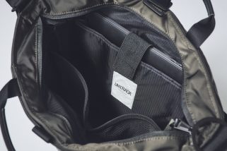 【最強すぎる通勤バッグ】最旬センス×老舗の技術が融合！アントラック「大人のためのヘルメットバッグ」が今の正解／No.1モノ雑誌編集長のお墨付き『コレ買いです』Vol.147