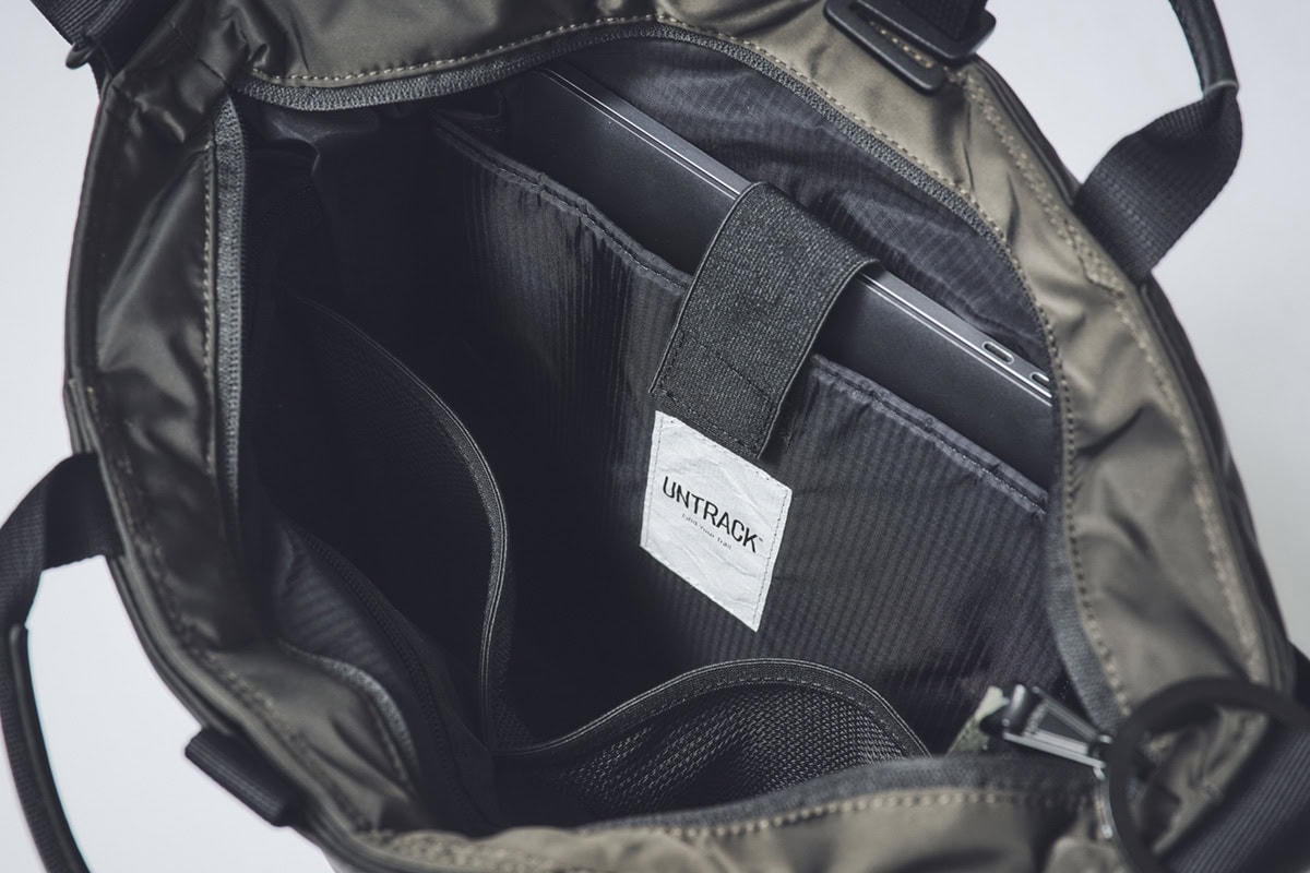 14インチまで対応するPCスリーブを装備