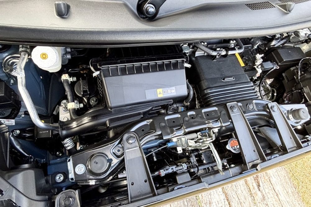 ターボモデルでは最高出力47kW、最大トルク100N・mを発揮する