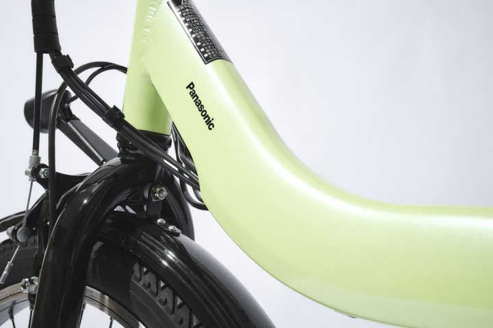 【免許不要】パナソニックの本気!初の自転車型特定小型原付「MU」は安心感が半端ない/No.1モノ雑誌編集長のお墨付き『コレ買いです』Vol.150