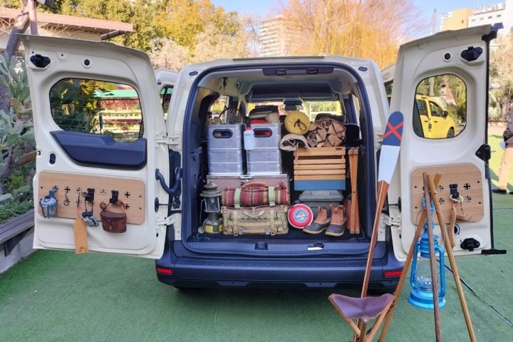 【フレンチミニバンの大本命】驚異のシートアレンジ1024通り!待望の3列シートを備えたルノー「“グラン”カングー」を徹底解説