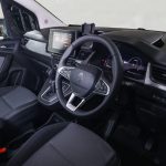 シンプルながら各部の操作性はよく、運転はしやすいというカングーらしさはそのまま