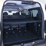 ロールアップ式のトノカバーも用意されている