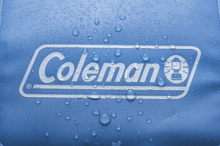 【コールマンの傑作ソフトクーラー】待望の「15L」がちょうどいい!氷を直接入れられて丸洗いもできる“死角なし”の万能ギアに注目