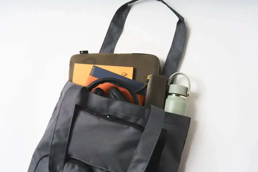 第2位　【バッグと財布が合体!?】MonoMax2月号の付録「アーバンリサーチ ドアーズの財布一体型トート」が発明レベルに便利すぎる