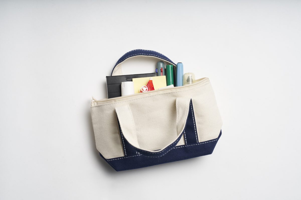 筆記用具などの仕事道具を入れたり！