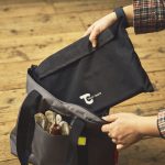 折りたたみ式の焚き火台も収納できる